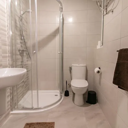 Comfort Retreat- Short Walk To Attractions