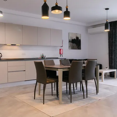 Apartment Comfort Retreat- Short Walk To Attractions