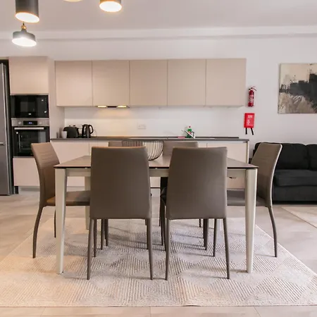 Comfort Retreat- Short Walk To Attractions Apartmán