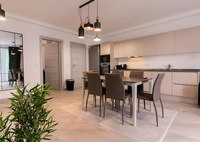 Comfort Retreat- Short Walk To Attractions