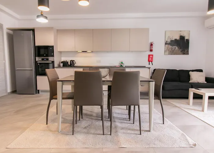 Comfort Retreat- Short Walk To Attractions Apartamento